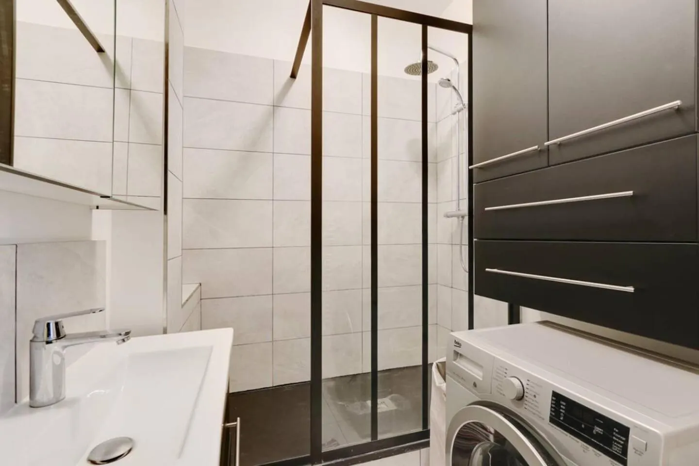Homestay Bright Getaway Near Montparnasse Apartment Paris